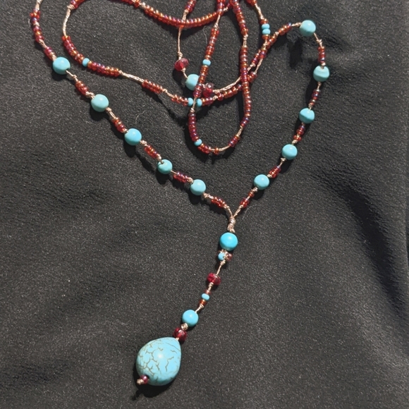 Hand beaded artisan necklace - Picture 2 of 2